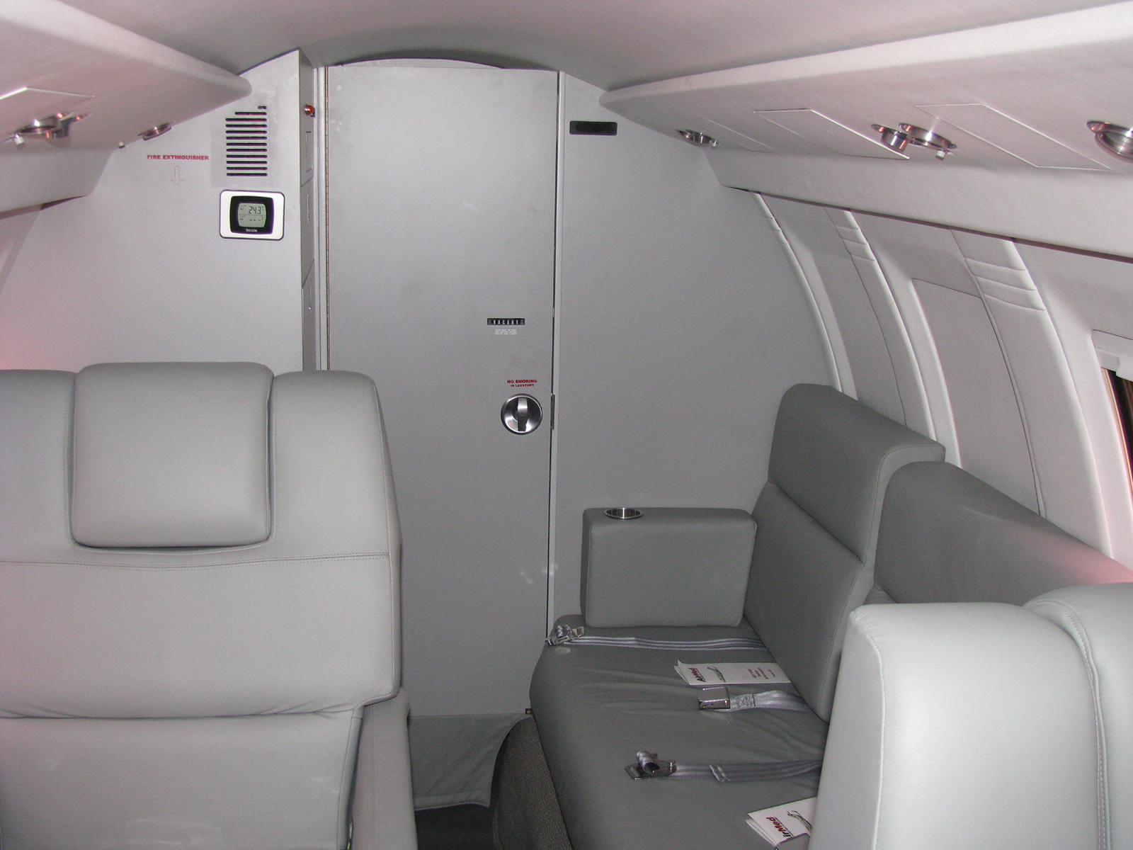 How to Choose the Best Commercial Stretcher Service